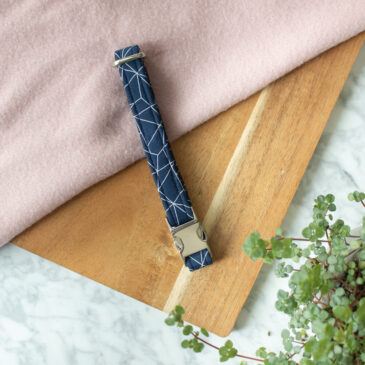 Halsband Levitating Lines