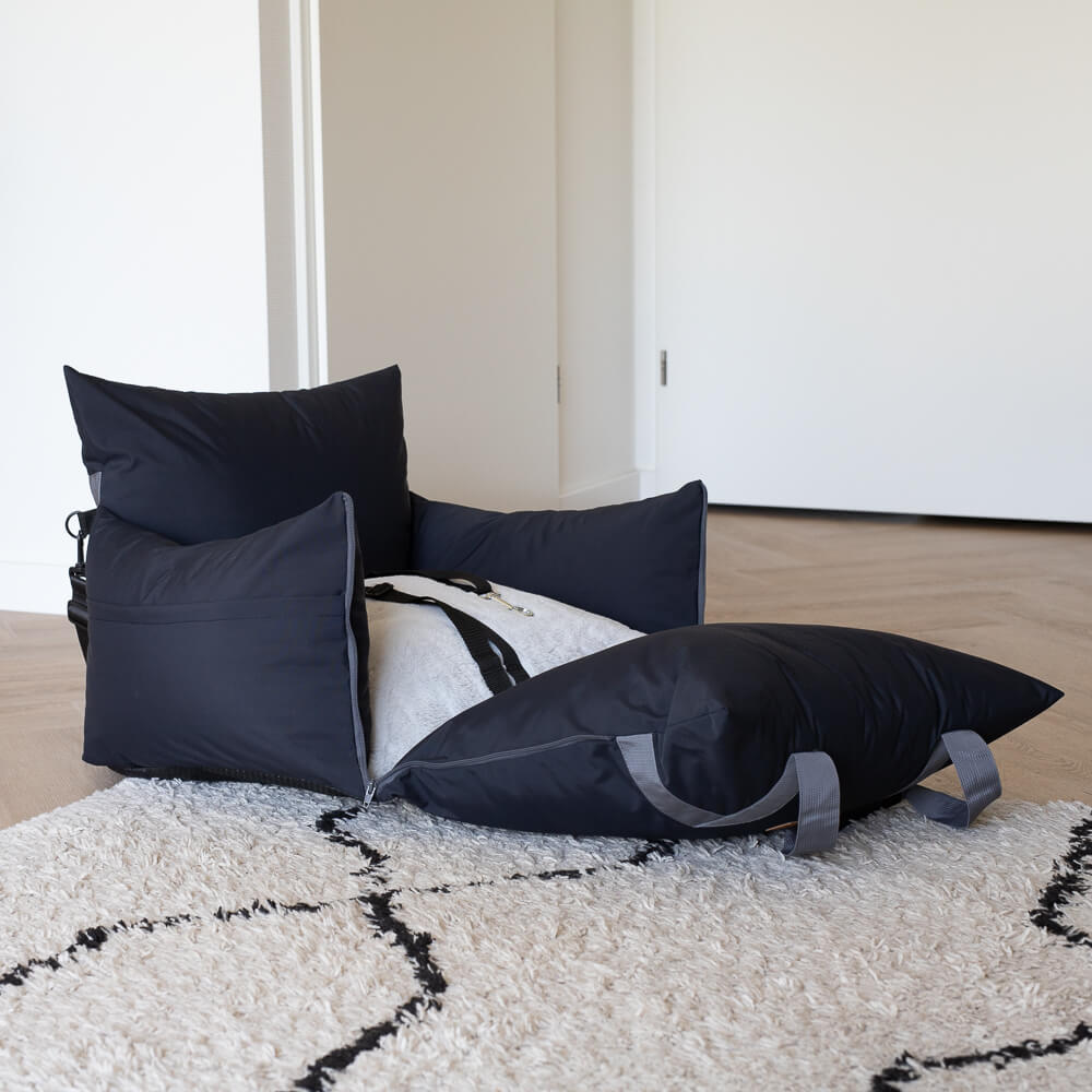 autostoel donkerblauw open zijkant